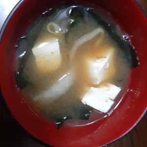 ねこぶだしの豆腐の味噌汁